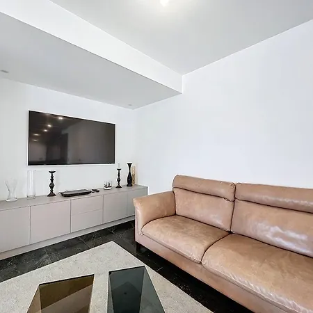 De Standing 100m De La - 2 Chambres, Climatisation, Parking, Wifi - Fr-1-770-36 アパート *