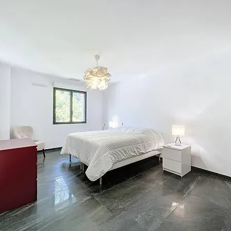 De Standing 100m De La - 2 Chambres, Climatisation, Parking, Wifi - Fr-1-770-36 *